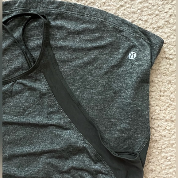 LULULEMON RUN OFF ROUTE RUNNING TANK, size 6 - Picture 6 of 8